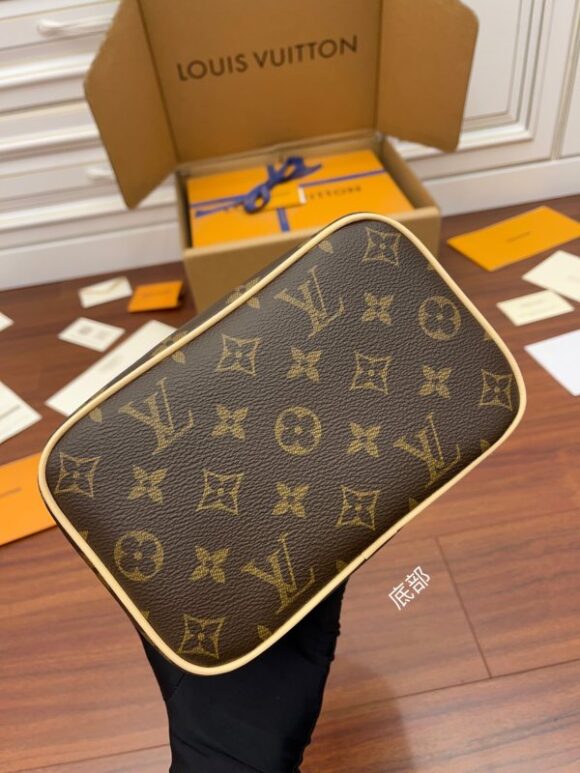 Louis Vuitton Nice Mini handbag 20cm M44495 - Image 2
