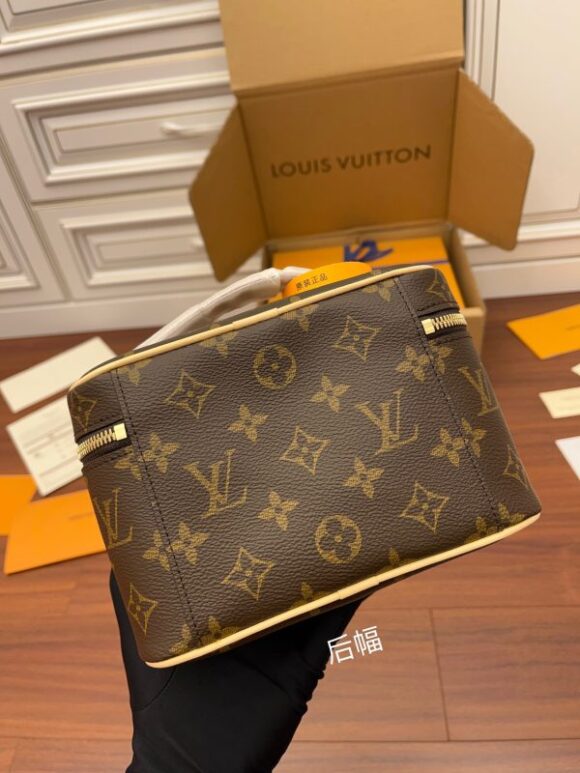 Louis Vuitton Nice Mini handbag 20cm M44495